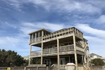 Image de 5 étoiles notées Ivey Coast 6br, pour 14 personnes, piscine, bain à remous, aucun dommage de Dorian