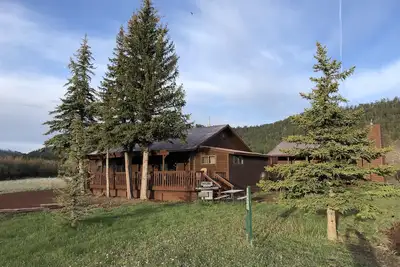 Image de Cabine 4br \/ 2ba sur la rue Main Ă Greer! 260 $ \/ nuit