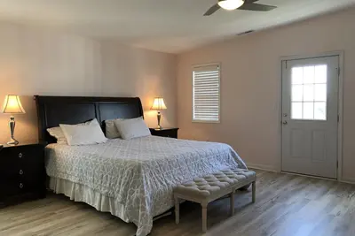 Image de Ensoleillé et aéré Duplex pas de privé Accès à la plage