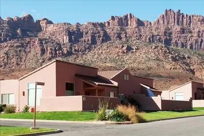 Tout simplement le meilleur - luxe, confort, commodité dans Rim Village!