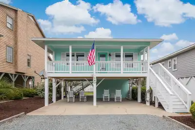 Image de Vue sur l'océan! ! Adorable, deuxième rangée Maison à Ocean Isle Beach