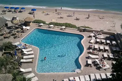 Image de 2 chambres / 2 salles de bain Oceanview - Ocean Manor, unité propriétaire rénovée!
