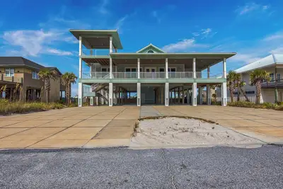 Image de Dort 22! ** No 1 demandé à la maison ** avec ascenseur! 6br / 6ba! Réservation 2019-20!