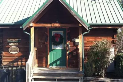 Image de Meilleur tarif & Location! 1/2 Mile Parkway. Your Escape attend!