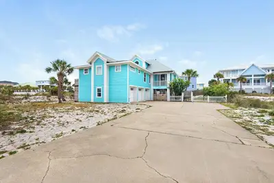 Image de Maison De Plage Exceptionnelle! 14 couchages avec piscine! Parfait pour les petits mariages!