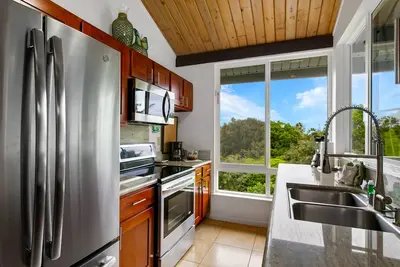 Image de Profitez de la vue et Tropical Breezes - Belle Rénové Condo à Les Falaises