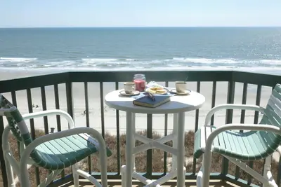 Image de Immaculée, luxe, bord de mer, plage spacieuse, balcon privé au 6ème étage, paix et détente
