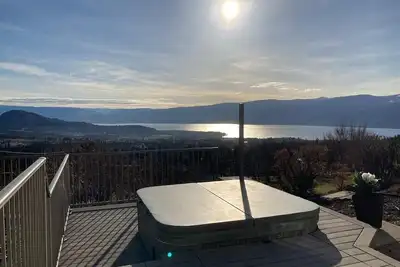 Image de 10 Acre Luxury Rosehill Estate: 8 + Lits / Piscine / Sauna / Hottub / Lakeview