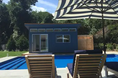 Image de Perfect Hamptons Beach Retreat Saltwater Pool - Marchez jusqu'à la plage privée