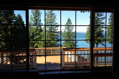 Image de Iconic Lake House avec plage semi-privée