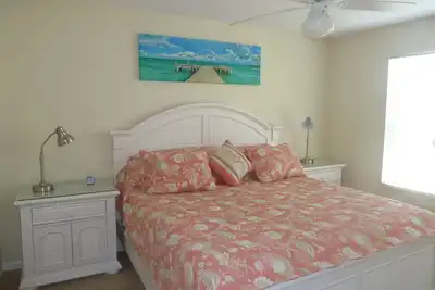 Image de Nouveau: 1br Pool View Condo dans la communauté de style Resort à Clearwater, en Floride