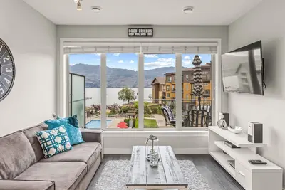 Image de Suite Penthouse de luxe en bord de mer au Barona Beach Resort!