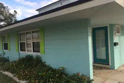 Image de Nouveau- 2018 Beach Palm Bungalow-Promenade à la plage (5 pâtés de maisons) et jetée pour pêcher / surfer