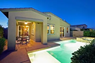 Image de Elégant Piscine privée & Spa Maison sur terrain de golf avec des vues magnifiques!