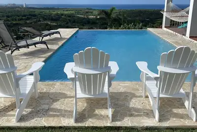 Image de Hacienda Margarita — Piscine à débordement privée, vues incroyables, grande maison