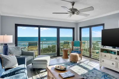 Image de Magnifique Shorehom By The Sea Condo avec balcon en forme de L et vue panoramique sur l'océan!