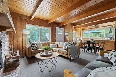 Image de Charmant chalet de montagne avec des commodités modernes au cœur du rasoir + Wifi!