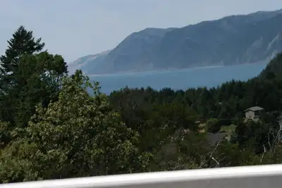 Image de Bluebird of the Lost Coast - animaux de compagnie et vue sur la côte nord de l'océan
