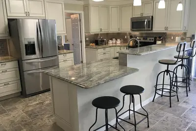Magnifique, récemment rénové, dans le quartier très recherché du Yacht Club