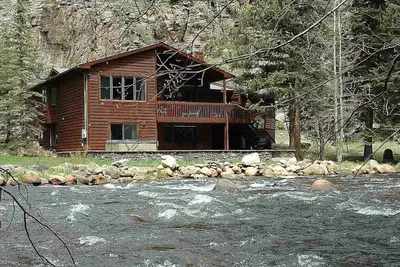 Image de Perfect 5 Bed House on the Big Thompson River - Jacuzzi - Wifi gratuit
