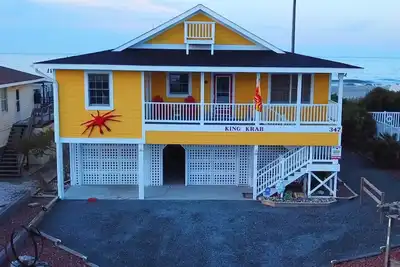 Image de Beach Home Family Home avec une nouvelle plage! ! Incroyable projeté dans le porche!