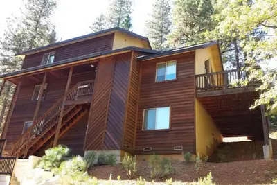 Image de Cabine de luxe plus récente à Blue Lake Springs
