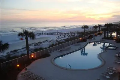 Image de Jamais reçu moins de 5 étoiles! Condo de luxe 4 Br 3 Ba Beachfront