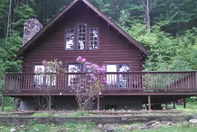 Image de Cabane en rondins dans un cadre calme à seulement 15 miles de Penn State et 2 parcs d'État