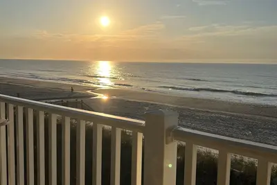 Image de \"Vraiment charmant\" Récemment rénové Oceanfront Beach Condo