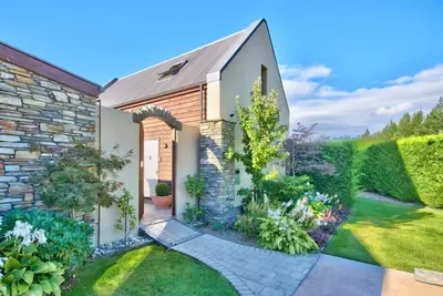Image de Wanaka Cottage avec Spa EXTÉRIEUR PRIVÉ