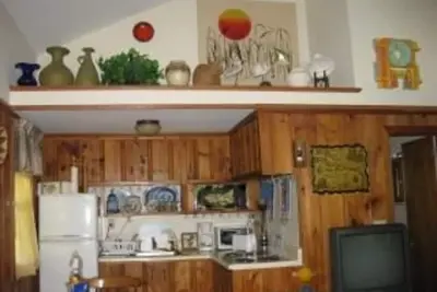 Image de Beautiful 2bd. Condo avec plafond cathédrale en 2 min. Hors plage (25