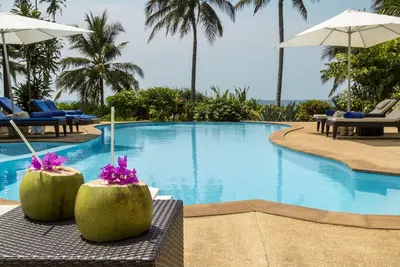 Incroyable villa 4brm en bord de mer avec piscine