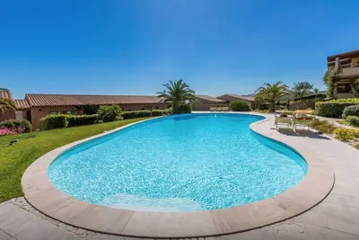Appartement 1 chambre avec vue sur la mer et grande piscine