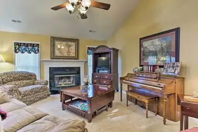 Image de Nouveau! Asheville Area Home avec Patio-11 mi Ă Biltmore