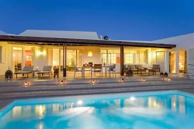 Image de Magnifique et spacieuse Villa Pearl avec piscine chauffée, Wifi et Ac