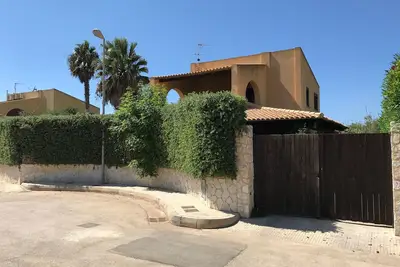 Image de À 50 pas de la mer - Maison individuelle avec grand jardin et vérandas