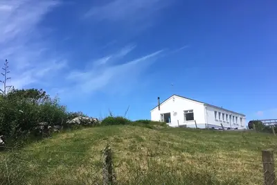 Image de Beachhouse - Grand 3 chambres Ă coucher au bord de la plage, cinq miles de Dungloe Village