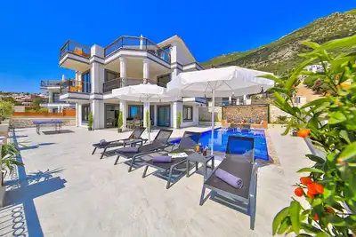 Image de Villas de luxe à Samira, Kiziltas, 3 lits en suite, jacuzzi sur le toit