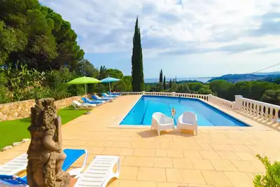 Image de Club Villamar - Villa Arethusa avec une belle piscine (50m2), la terrasse offre un espace de lois. . .