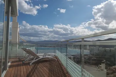Image de Sol y Playa - Terrasse chill-out, vue sur la mer, A \/ C, piscine et Wifi, 8 personnes