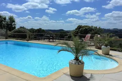 Image de la Belle Châtaigne (Sleeps 4) 2 Bedrooms with 2 shower rooms one with ensuite