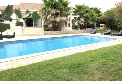 Image de Superbe Villa 200 M2 Climatisee Piscine Poolhouse Sur 1100 M2 De Terrain Arbore