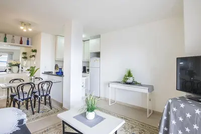 Image de Joli appartement pour 4 personnes avec Wifi, climatisation, Tv, patio et parking