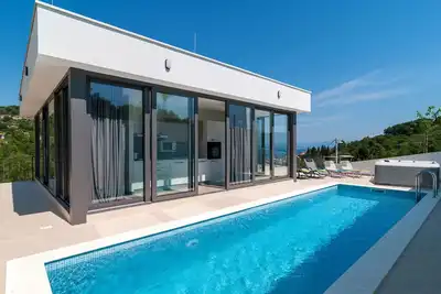 Image de Belle maison à Stomorska avec jacuzzi