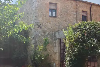 Image de Ulla, Alt Emporda: Maison de vacances dans un village historique peu calme.