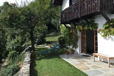 Image de Maison de vacances stylée et au calme avec une vue spectaculaire