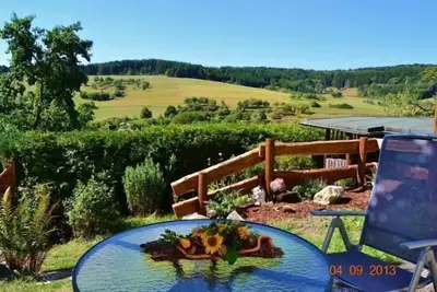 Image de Maison de vacances 3 étoiles avec grand jardin et sentiers de randonnée dans une idylle rurale