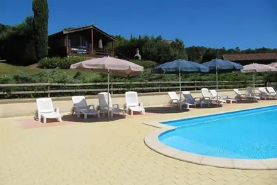 Image de Chalet climatisé et calme avec piscine chauffée, pour 5 personnes, 2 chambres