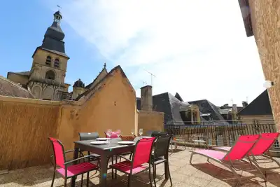 Image de Grand Apt Climatise Avec Terrasse De 33M² Au Coeur De Sarlat - 3chbres/2sdb