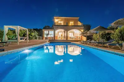 Image de Villa Botin, 9Pers, vue sur la Mer! ! Piscine Chauffée, Wifi, Bbq, Petfriendly